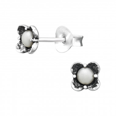 Flower - 925 Sterling Silver Pearl Stud Earrings SD43962