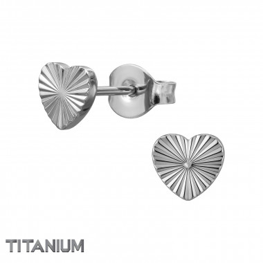 Diamond Cut Heart - Titanium Titanium Ear Studs SD50383